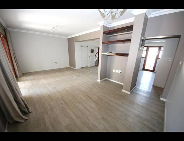 2 BEDROOM APARTMENT FOR SALE IN DUNKELD WEST